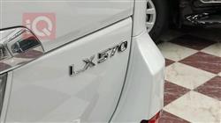 لێکزس LX